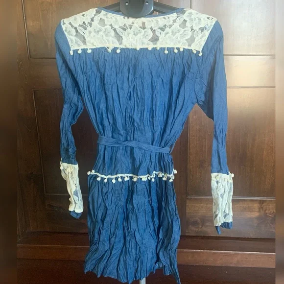 Ryu Blue Jean Jacket with White Lace Accents - Picture 3 of 5